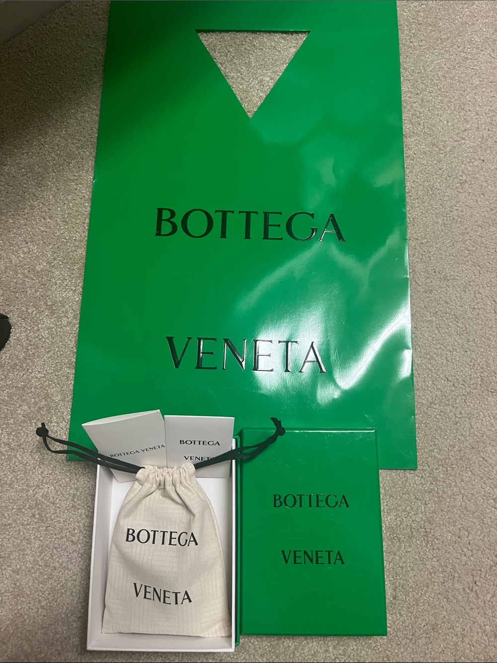 100%  Authentic
Bottega Veneta Intrecciato Flap Card Case / Holder in Black Lea